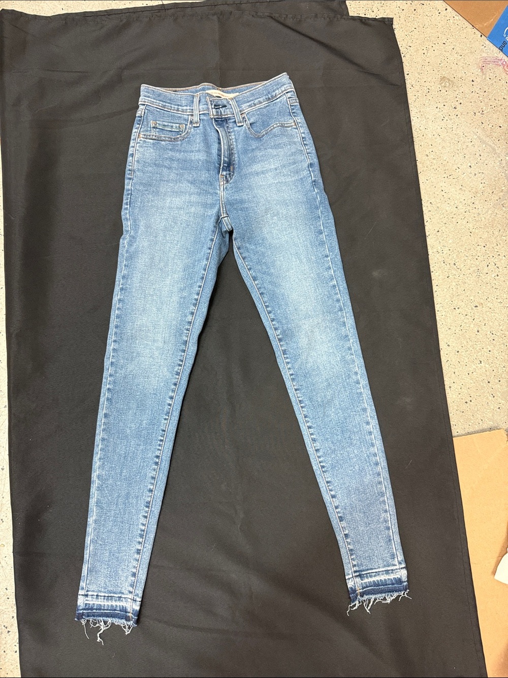 NWOT Levi's 720 high rise super skinny raw hem 25W 30L